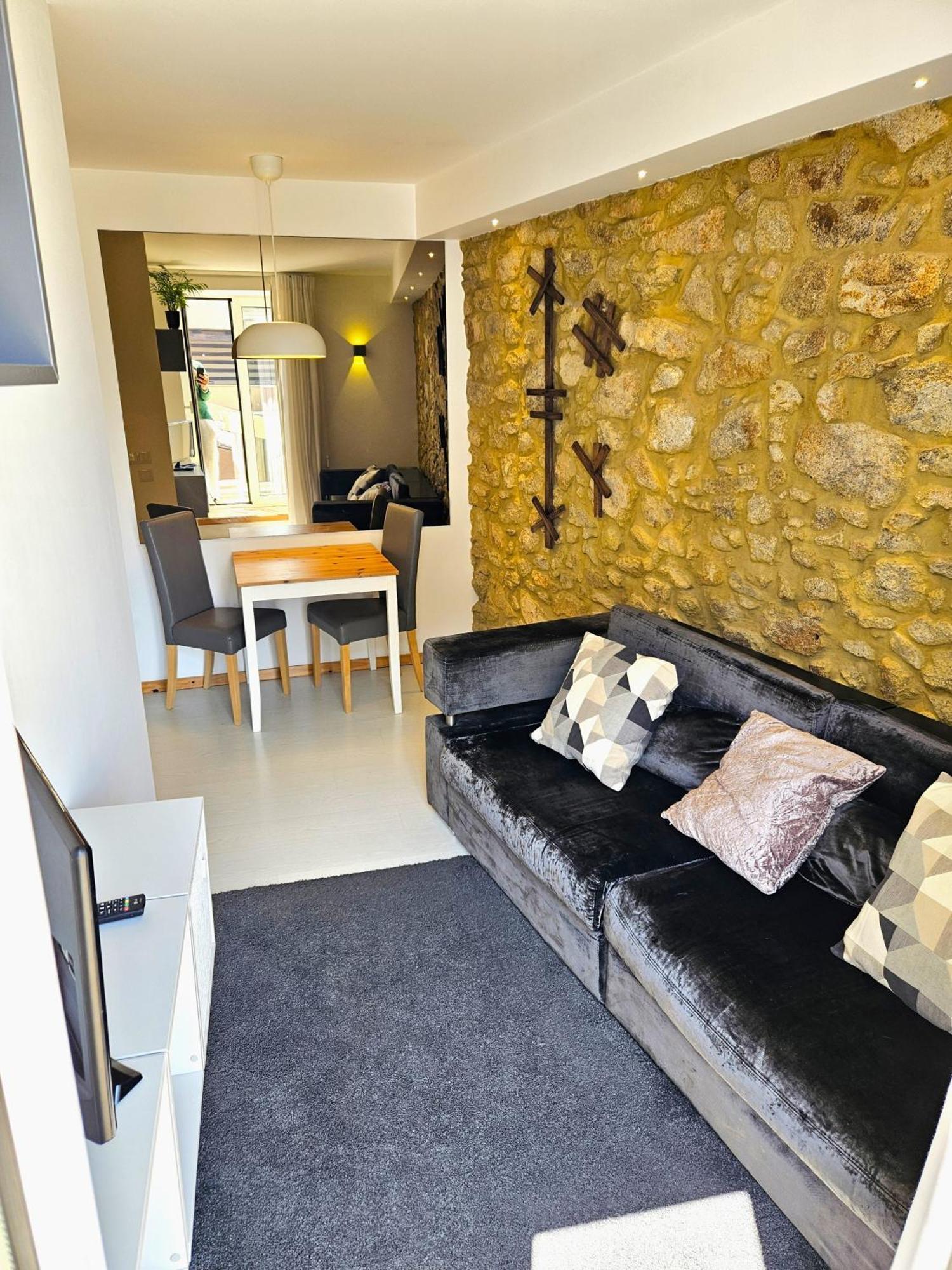 Almar Apartment *
